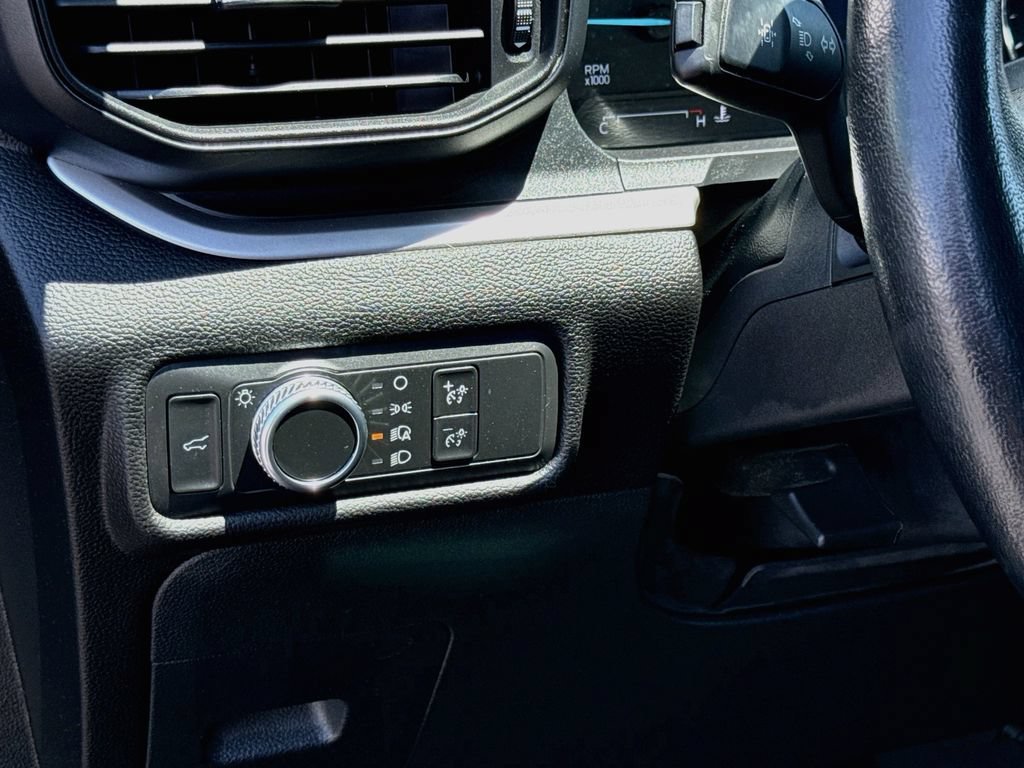 Used 2022 Ford Explorer XLT AWD/4WD image 10