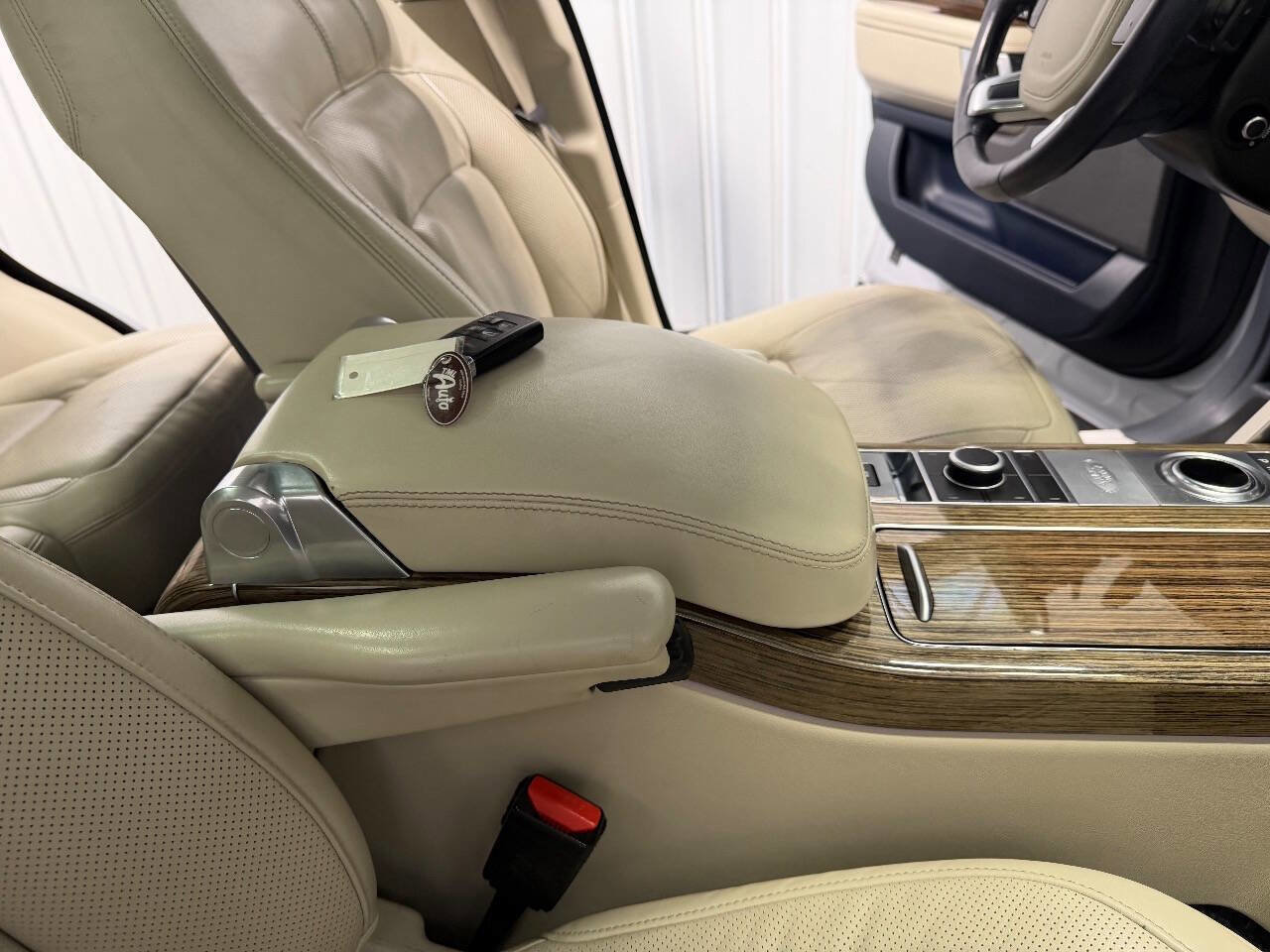 Used 2019 Land Rover Range Rover Supercharged image 21