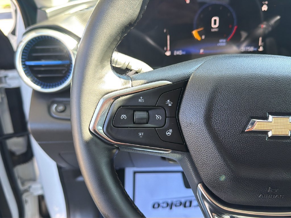 Used 2025 Chevrolet Trax LT w/ LT Convenience Package FWD image 19