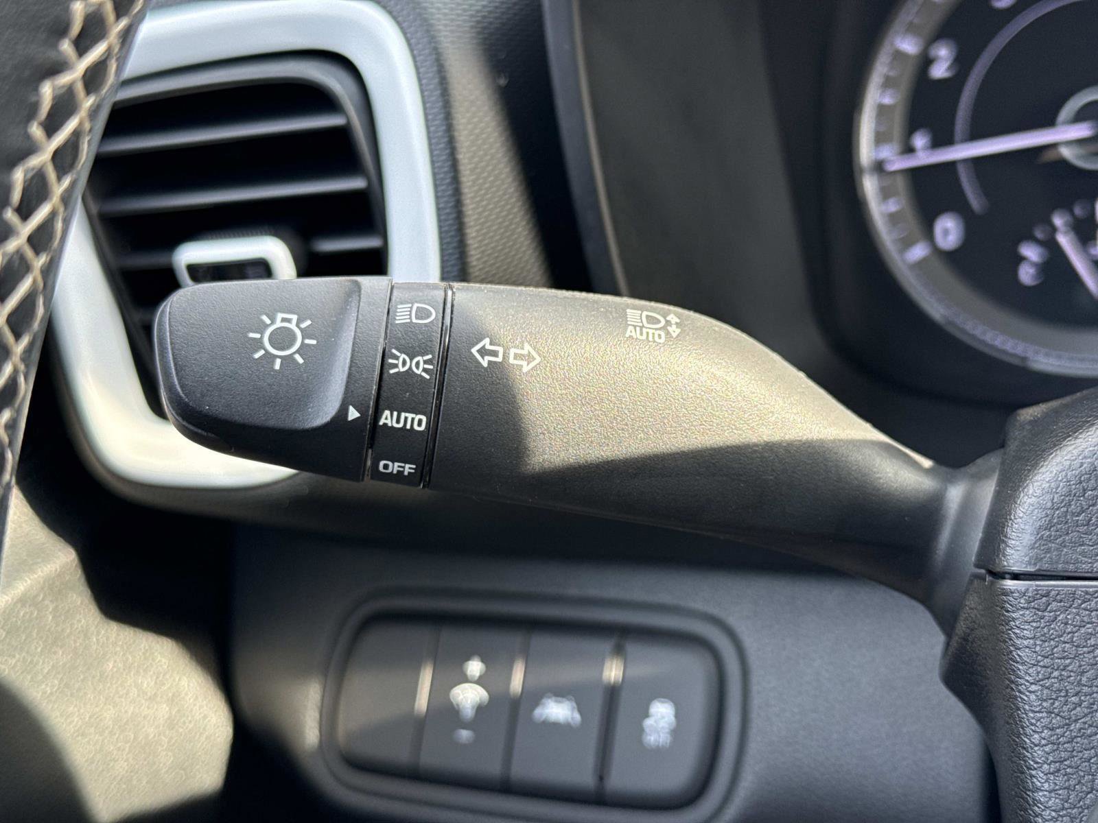 Certified 2022 Hyundai Venue Limited image 10