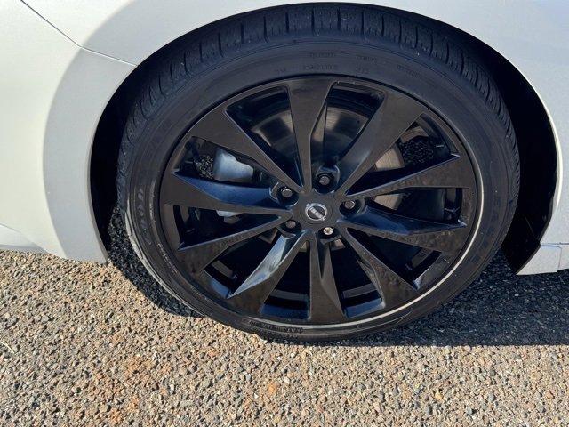 Used 2023 Nissan Maxima SR w/ Sport Mat Group image 8