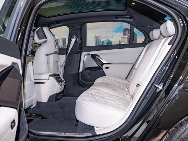 Used 2026 BMW 740i xDrive AWD/4WD image 22