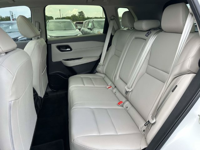 Used 2023 Nissan Rogue SL AWD/4WD image 18