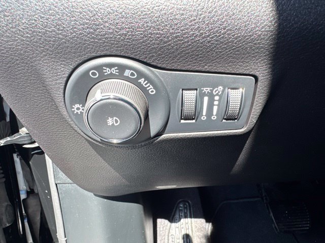 Used 2025 Jeep Compass Limited AWD/4WD image 15