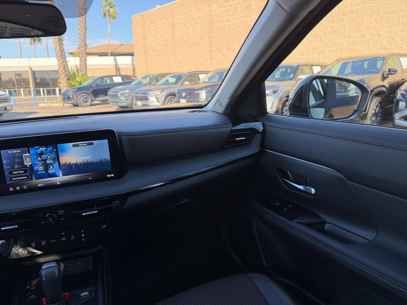 Used 2026 Nissan Kicks SR FWD image 33