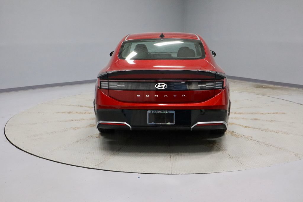 Used 2025 Hyundai Sonata SEL FWD image 10