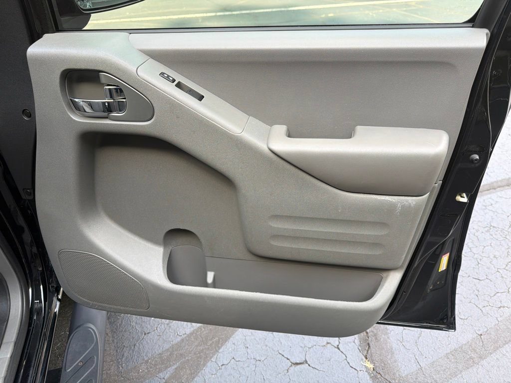Used 2021 Nissan Frontier SV w/ Midnight Edition Floor Mats AWD/4WD image 16