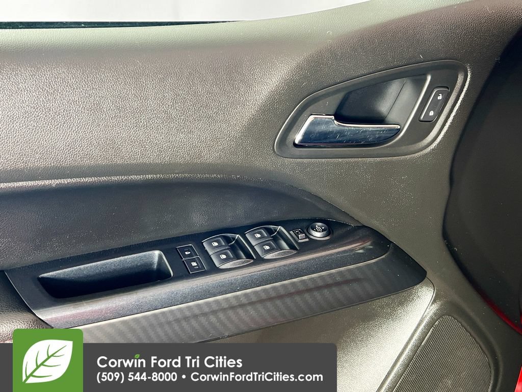 Used 2015 GMC Canyon SLE AWD/4WD image 12