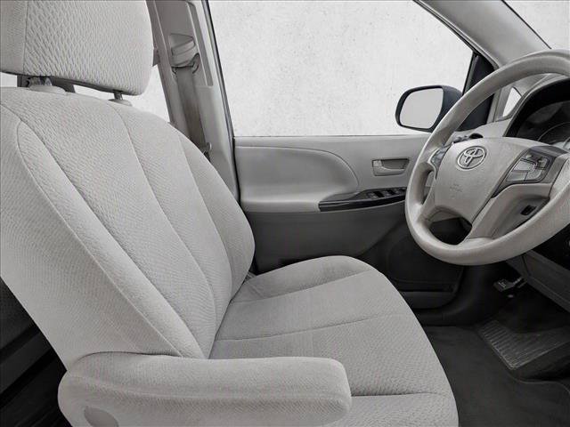 Used 2013 Toyota Sienna LE AWD/4WD image 10