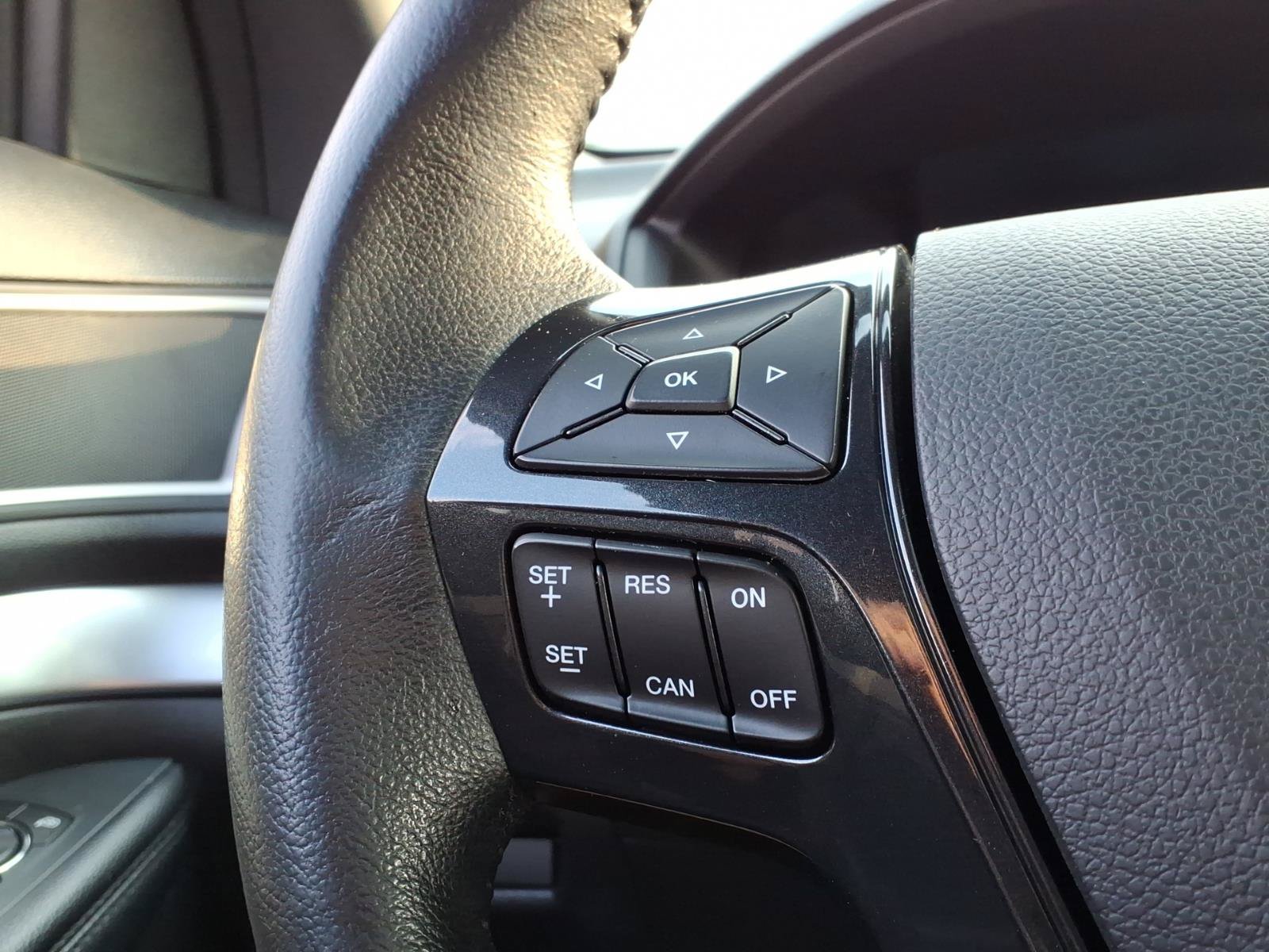 Used 2017 Ford Explorer XLT w/ Equipment Group 202A AWD/4WD image 27