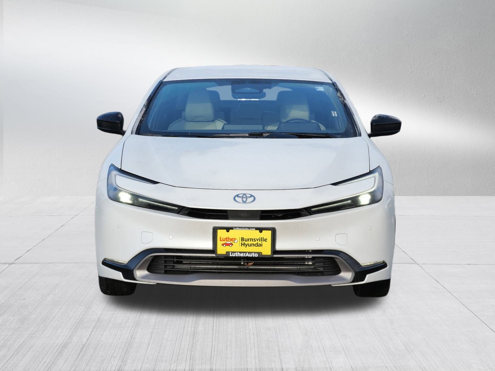 Used 2024 Toyota Prius XLE video 2