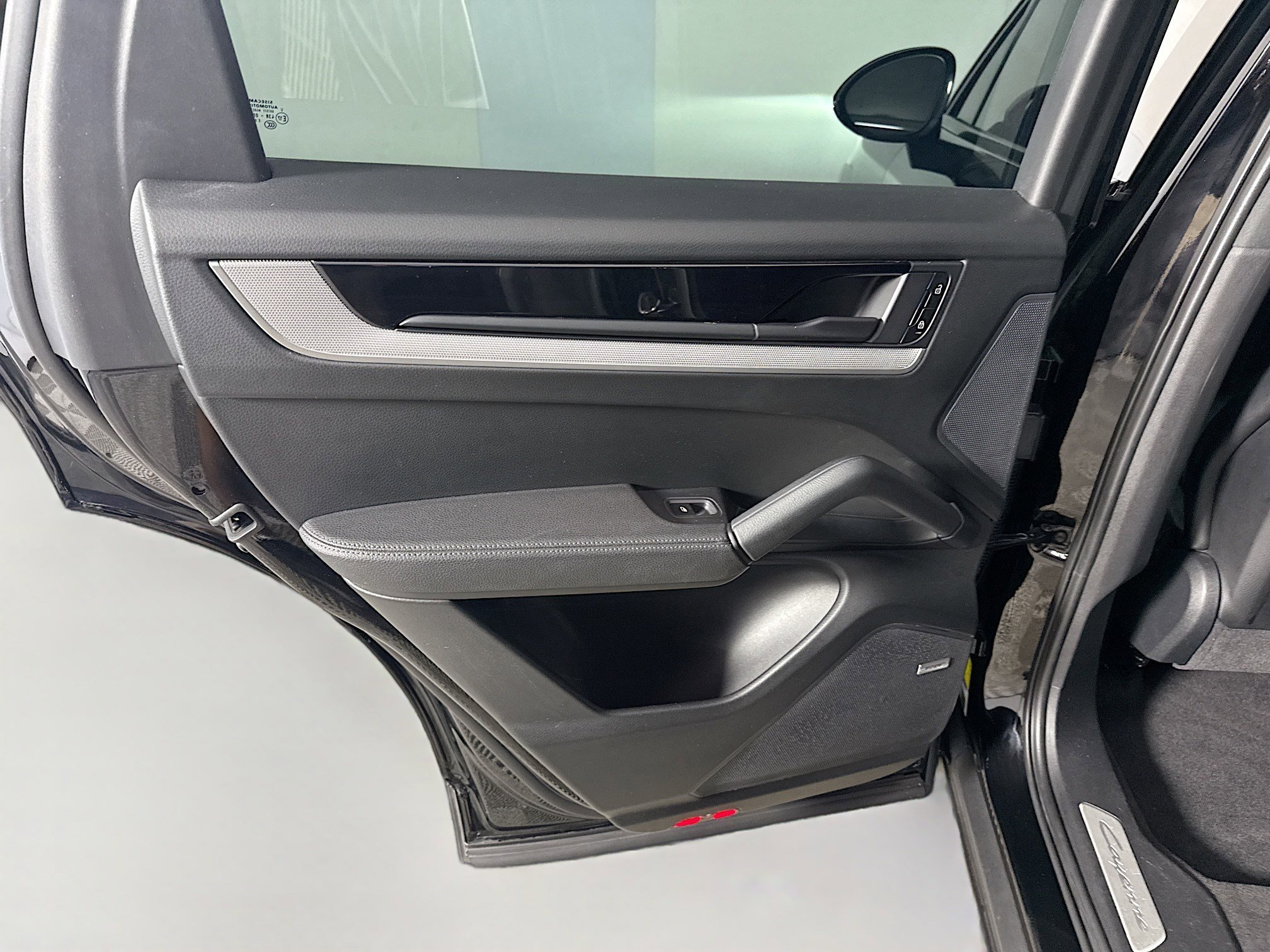 Used 2024 Porsche Cayenne S image 26