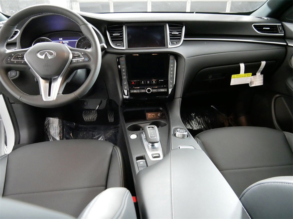 New 2025 INFINITI QX55 Essential image 18