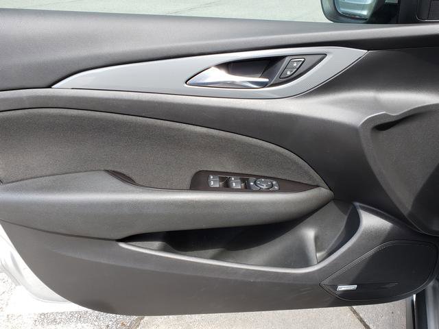 Used 2019 Buick Regal Preferred w/ Sights and Sounds Package image 11