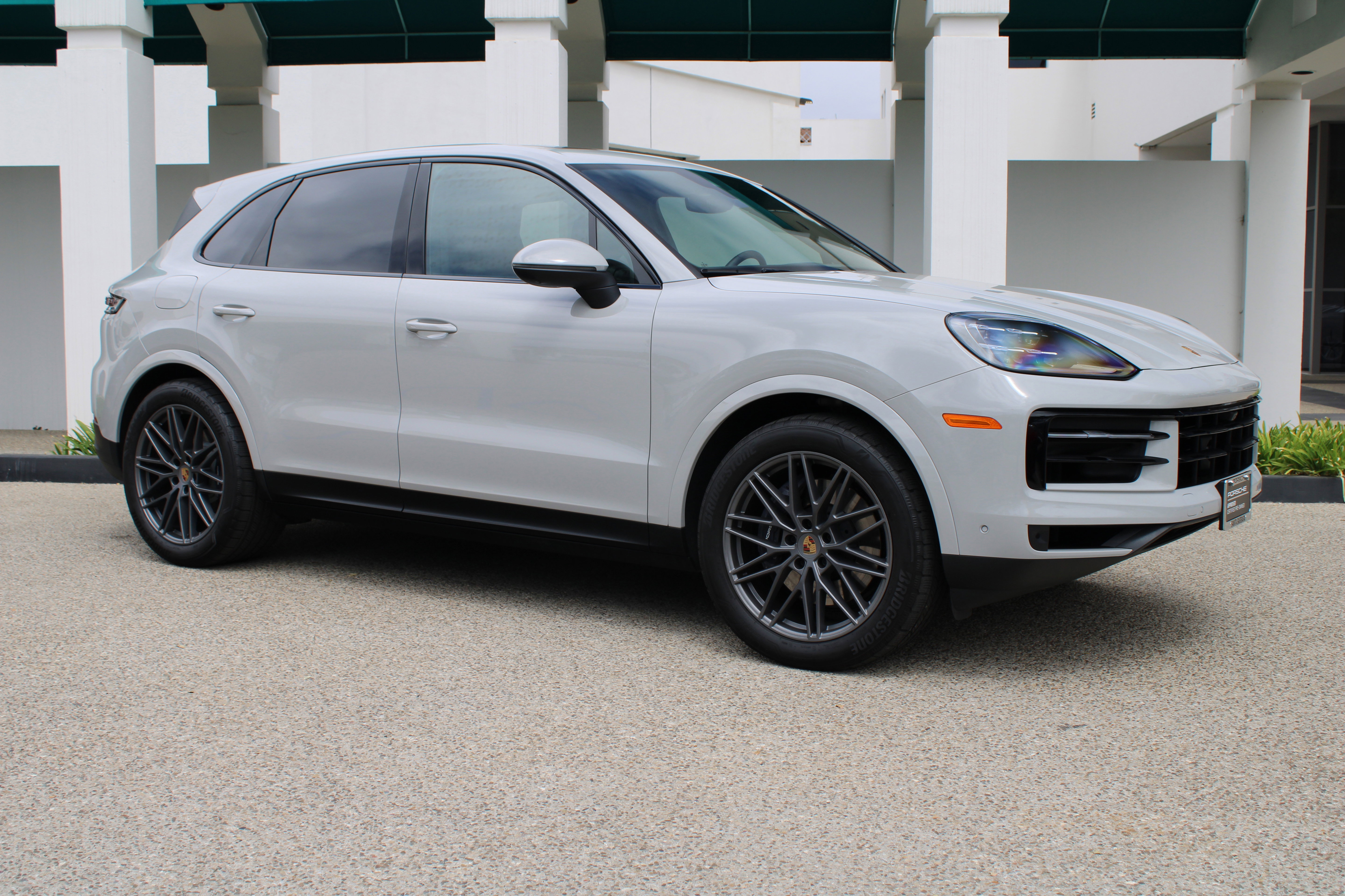 Certified 2025 Porsche Cayenne image 9