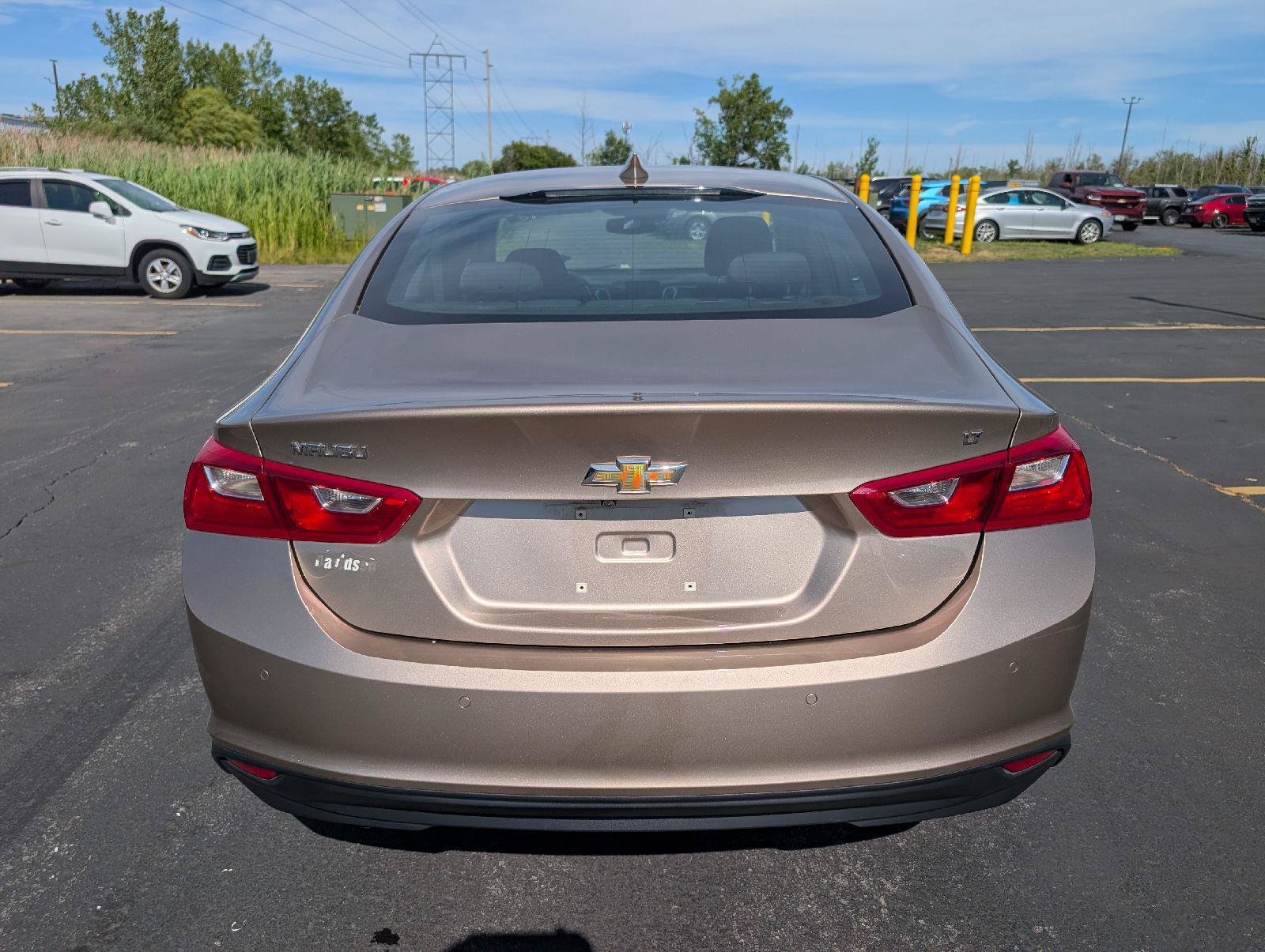Used 2018 Chevrolet Malibu LT w/ Driver Confidence Package FWD image 5