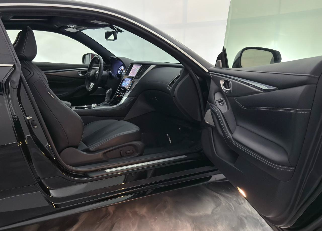 Used 2017 INFINITI Q60 2.0t w/ Premium Plus Package 2.0T AWD/4WD image 22