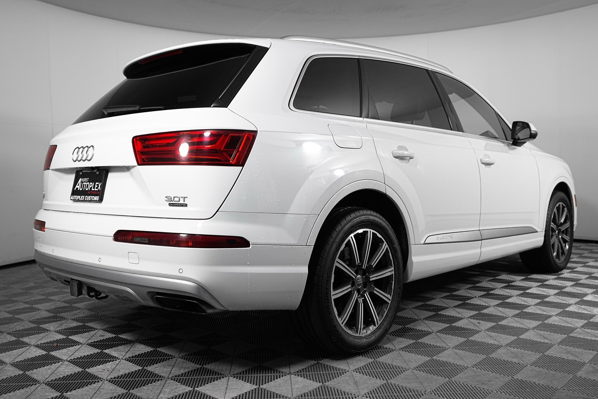 Used 2017 Audi Q7 3.0T Premium Plus w/ Premium Plus Package image 7