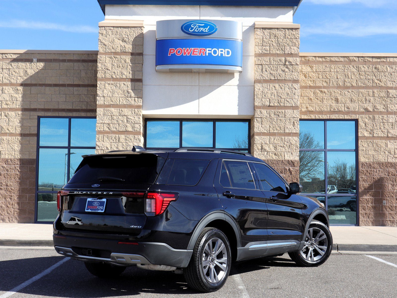 New 2025 Ford Explorer Active w/ Active Comfort Package image 6