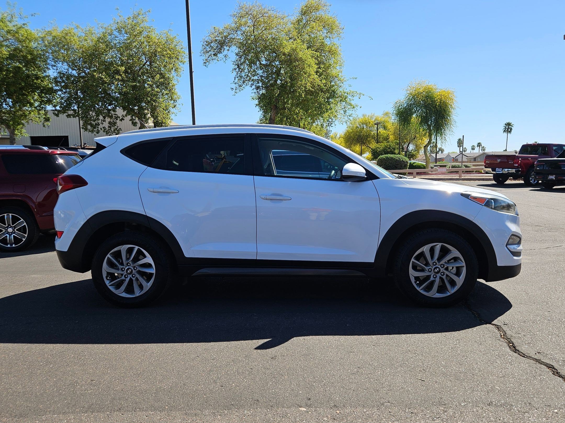 Used 2016 Hyundai Tucson SE w/ Option Group 02 FWD image 4