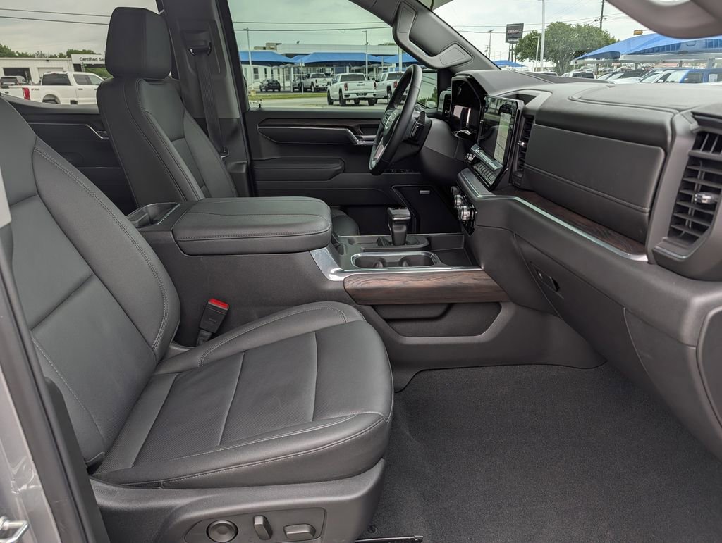 Used 2025 GMC Sierra 1500 SLT image 32