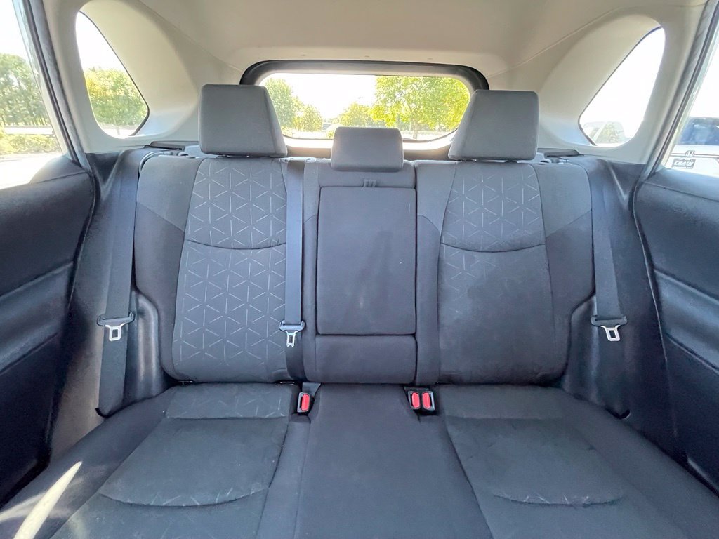 Used 2021 Toyota RAV4 XLE AWD/4WD image 29