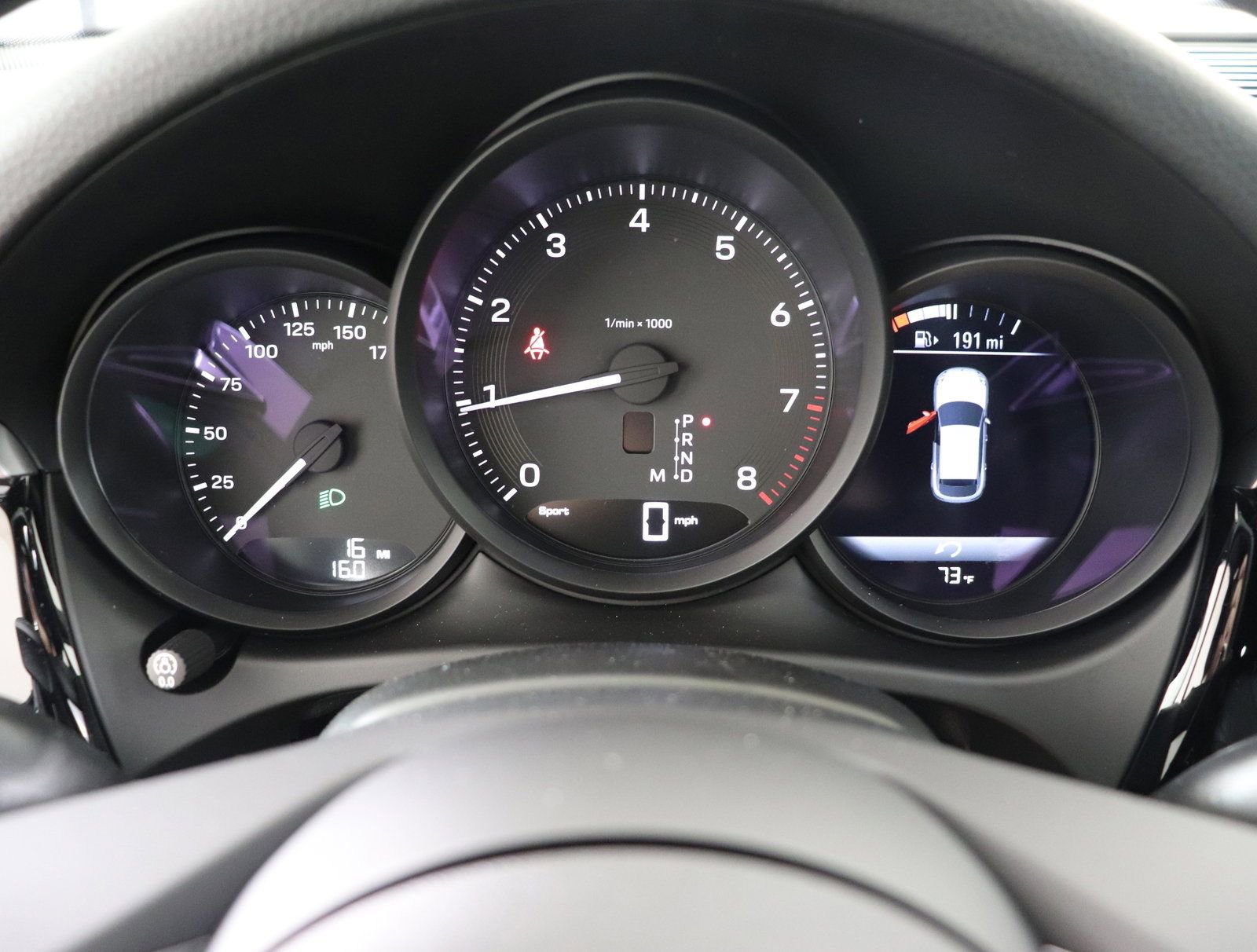 Certified 2025 Porsche Macan AWD/4WD image 23