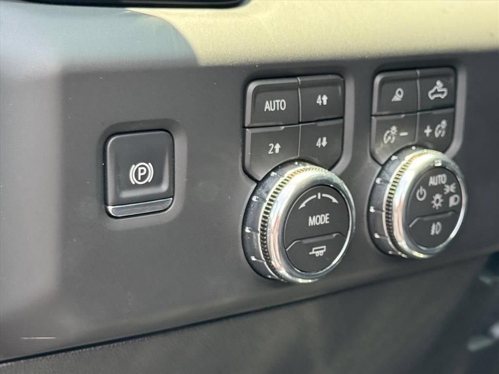 Used 2026 GMC Sierra 2500 AT4 AWD/4WD image 17