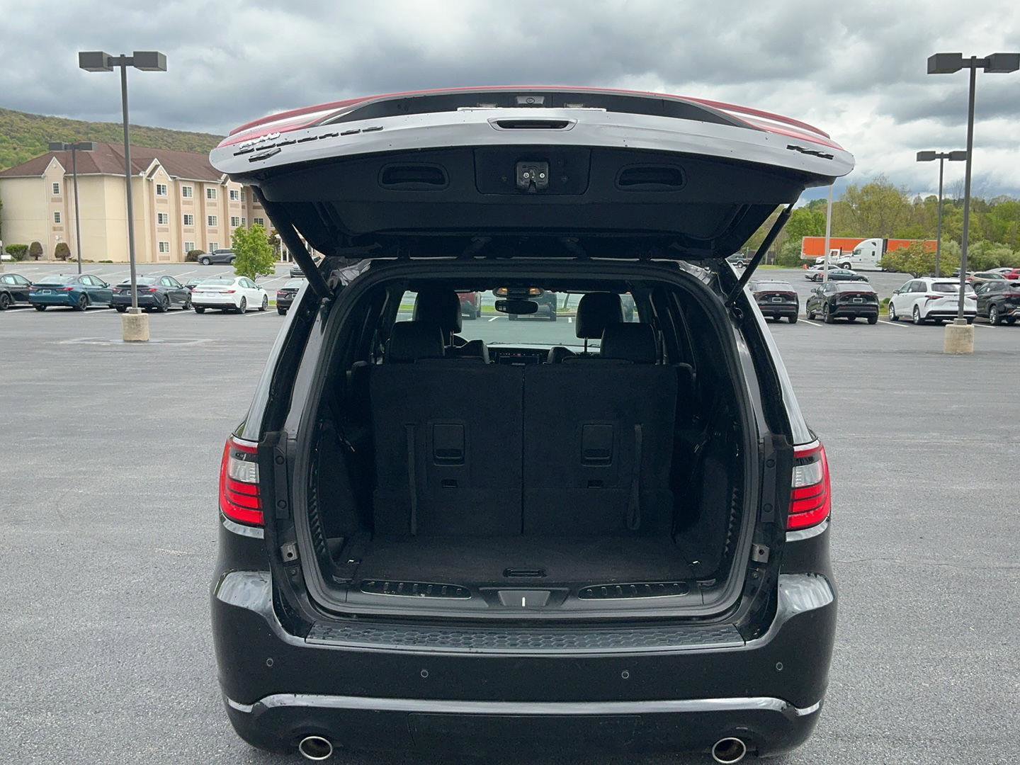 Used 2021 Dodge Durango R/T w/ Blacktop Package AWD/4WD image 31