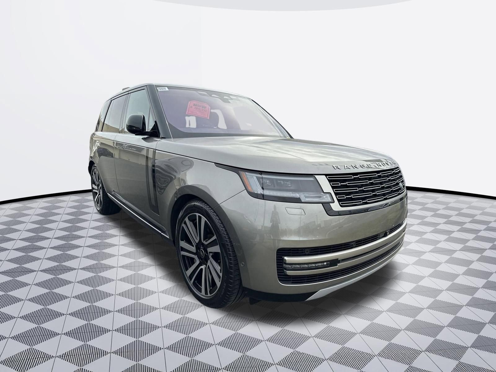 Used 2023 Land Rover Range Rover SE image 3