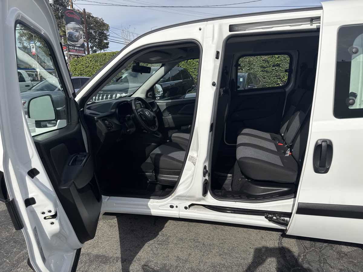 Used 2018 RAM ProMaster City Wagon image 13