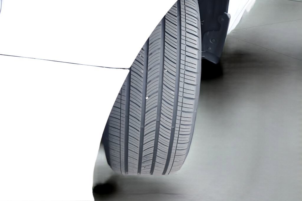 Certified 2023 Toyota Corolla SE w/ Carpet Mat Package (TMS) image 4