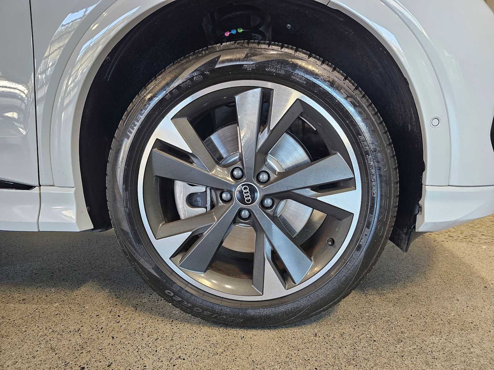 Used 2024 Audi Q4 e-tron Premium Plus image 9