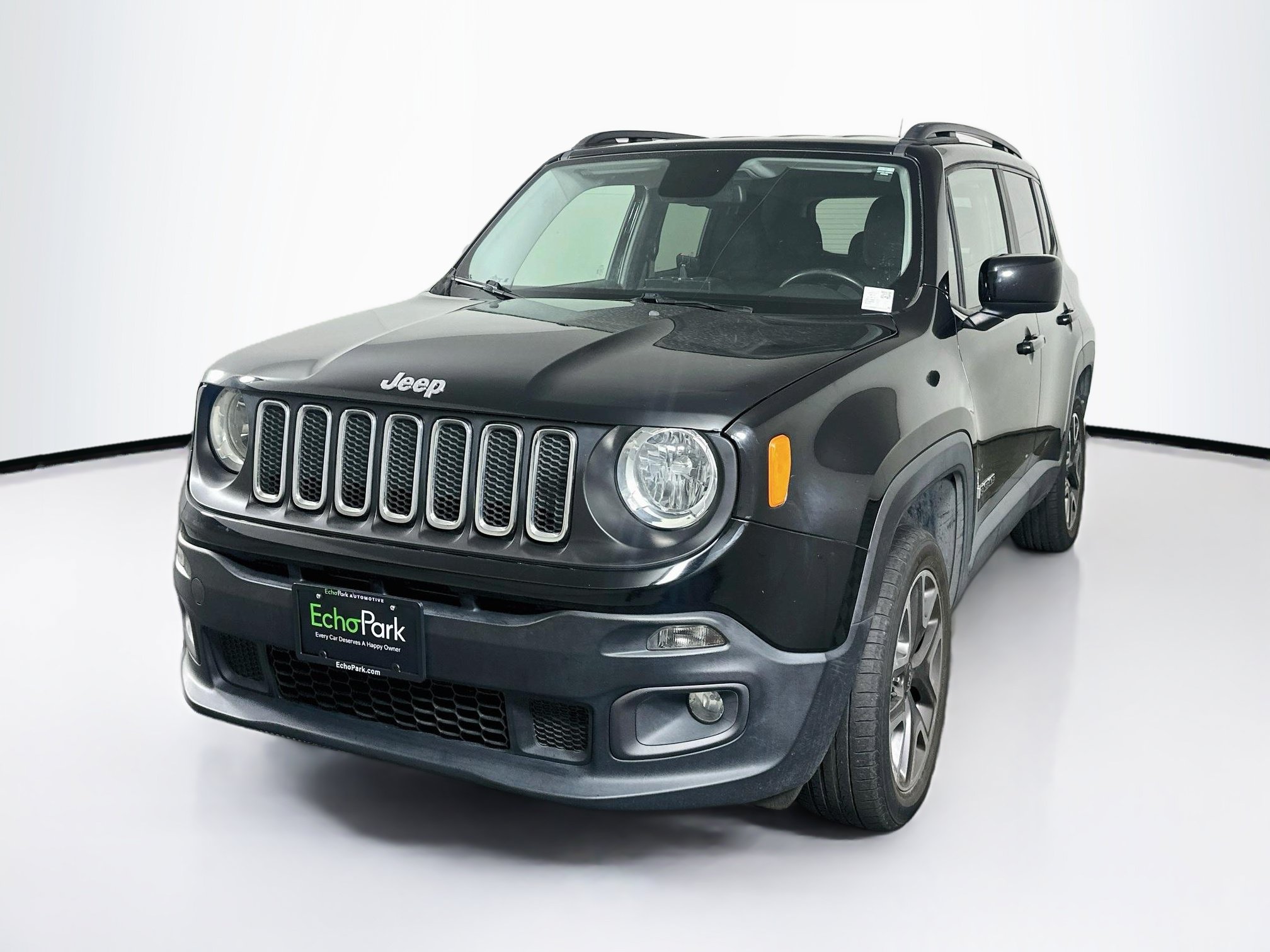 Used 2017 Jeep Renegade Latitude w/ Safety & Security Group (ALP) AWD/4WD image 3