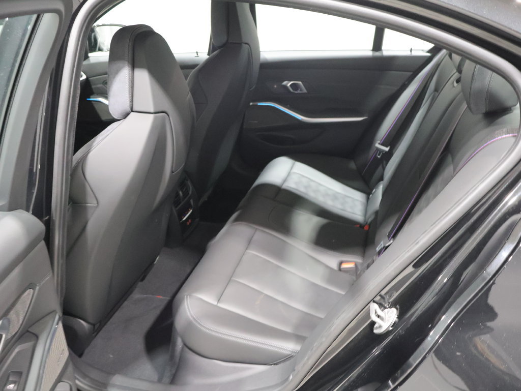 Used 2025 BMW M3 Competition AWD/4WD image 18
