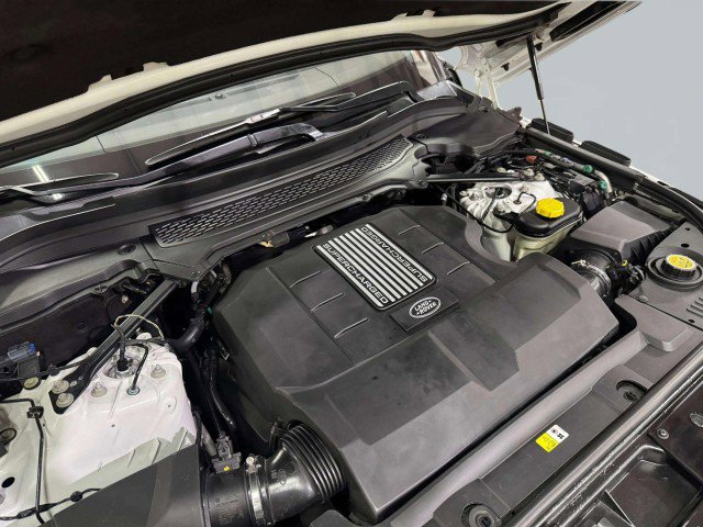 Used 2015 Land Rover Range Rover Supercharged image 60