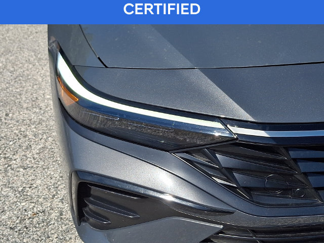 Certified 2025 Hyundai Elantra Limited FWD image 9