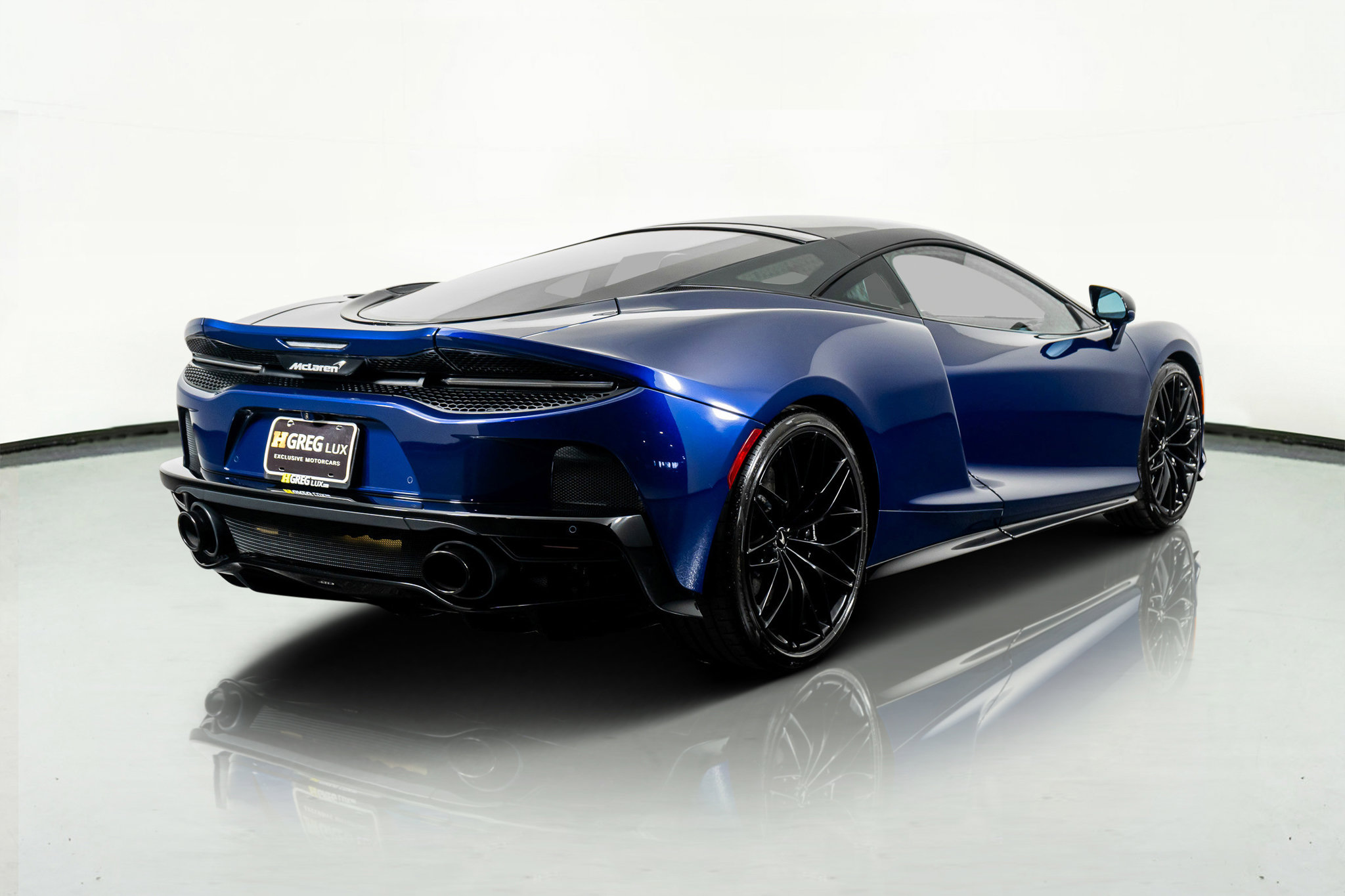Used 2023 McLaren GT image 10