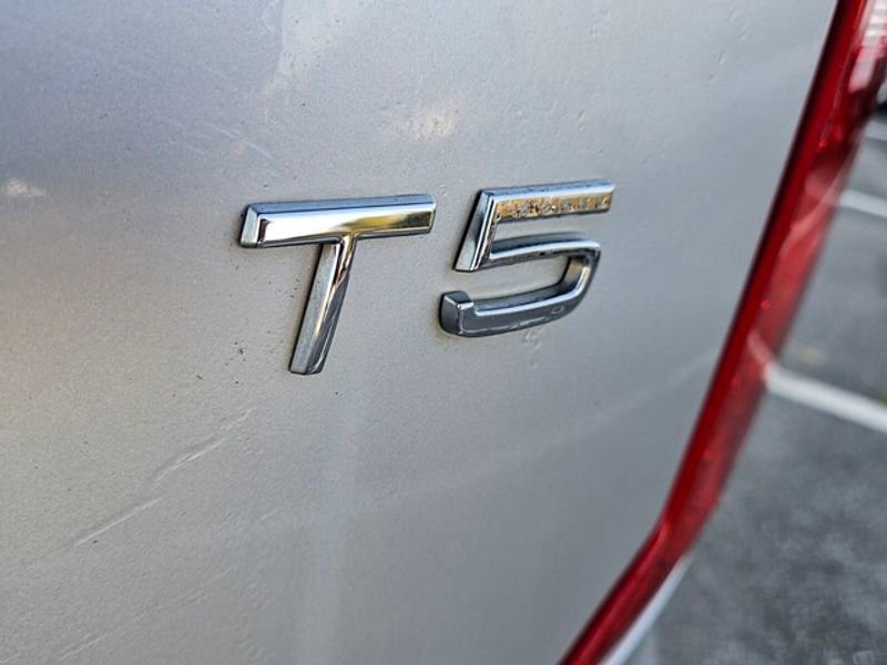 Used 2020 Volvo XC90 T5 Momentum image 12