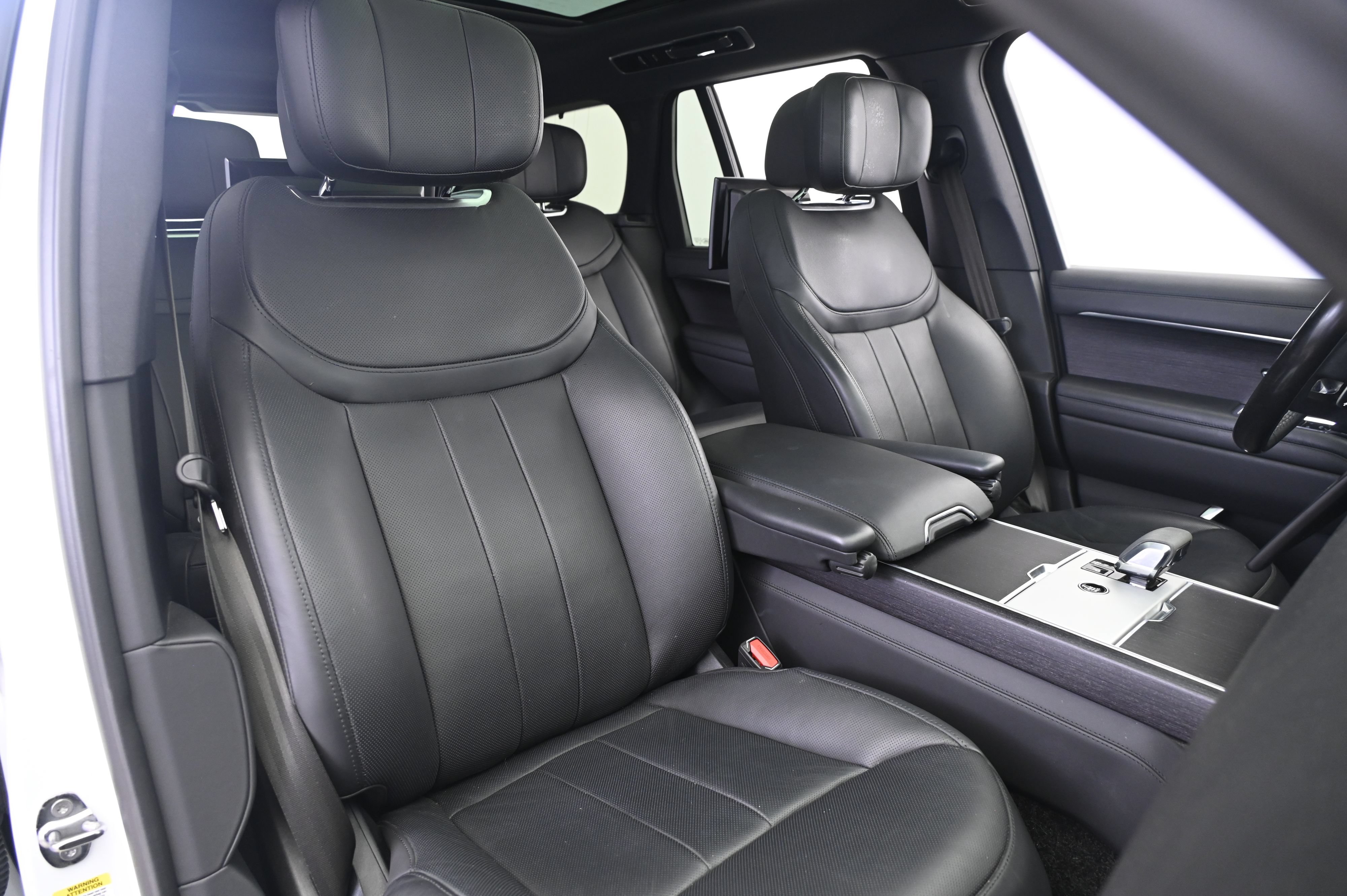 Used 2024 Land Rover Range Rover Autobiography AWD/4WD image 24