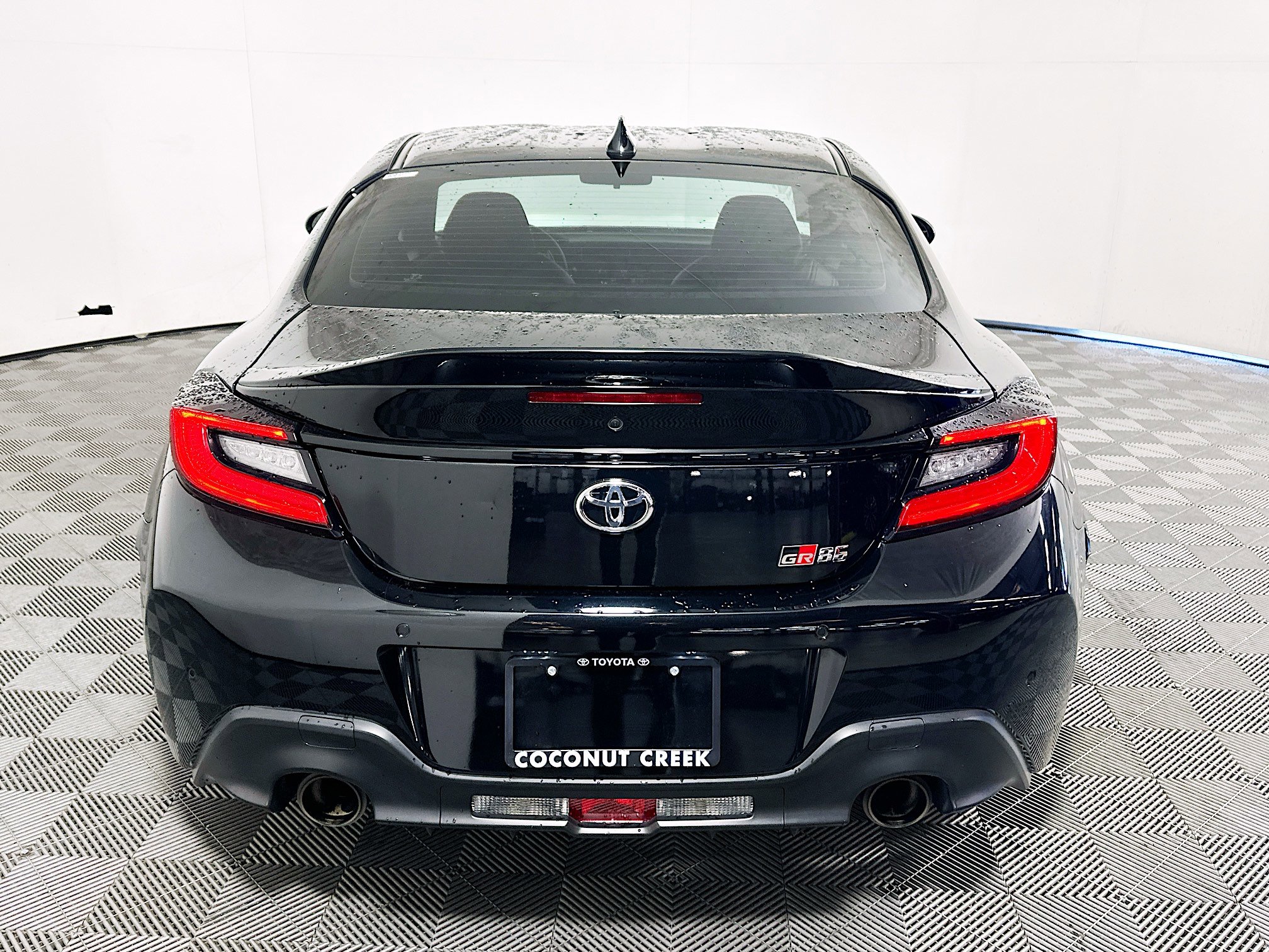 Used 2022 Toyota GR86 Premium RWD image 4