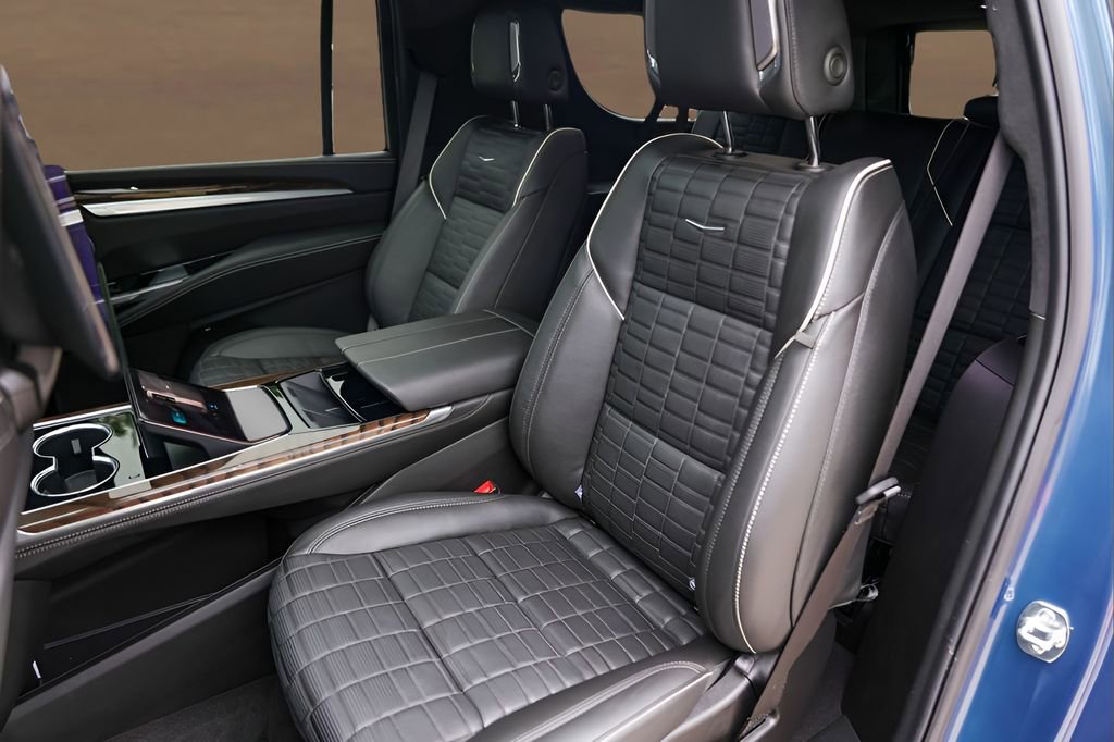 Certified 2026 Cadillac Escalade ESV Platinum Sport AWD/4WD image 24
