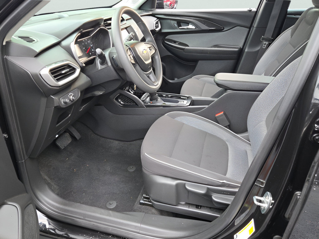 Certified 2023 Chevrolet TrailBlazer LS FWD image 26