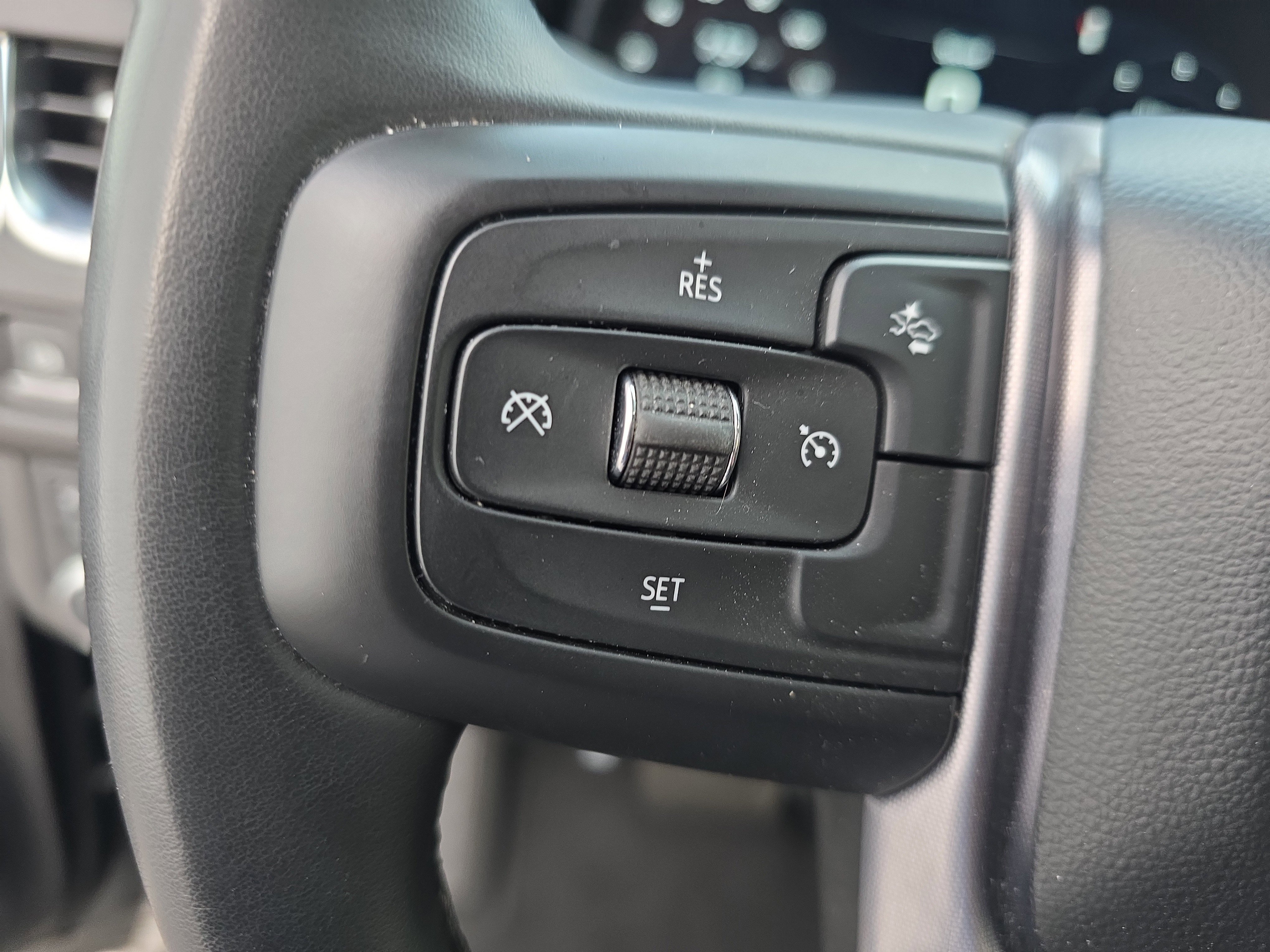 Used 2024 GMC Yukon SLT image 21