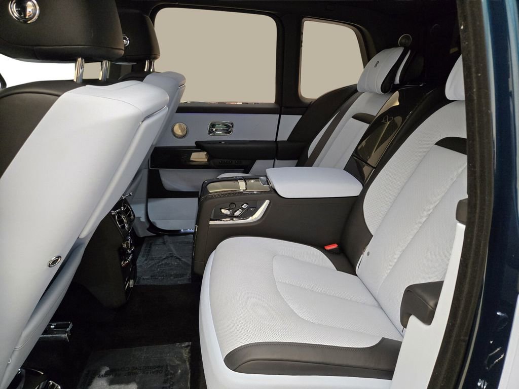 Certified 2025 Rolls-Royce Cullinan Black Badge image 18