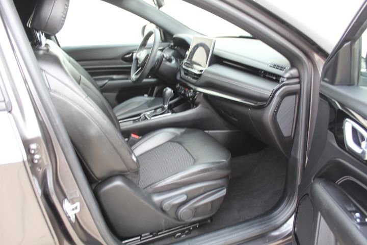 Used 2022 Jeep Compass Altitude image 38