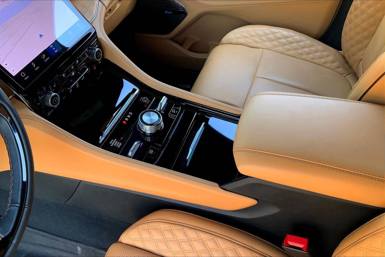 Used 2025 Jeep Grand Cherokee L Summit AWD/4WD image 16