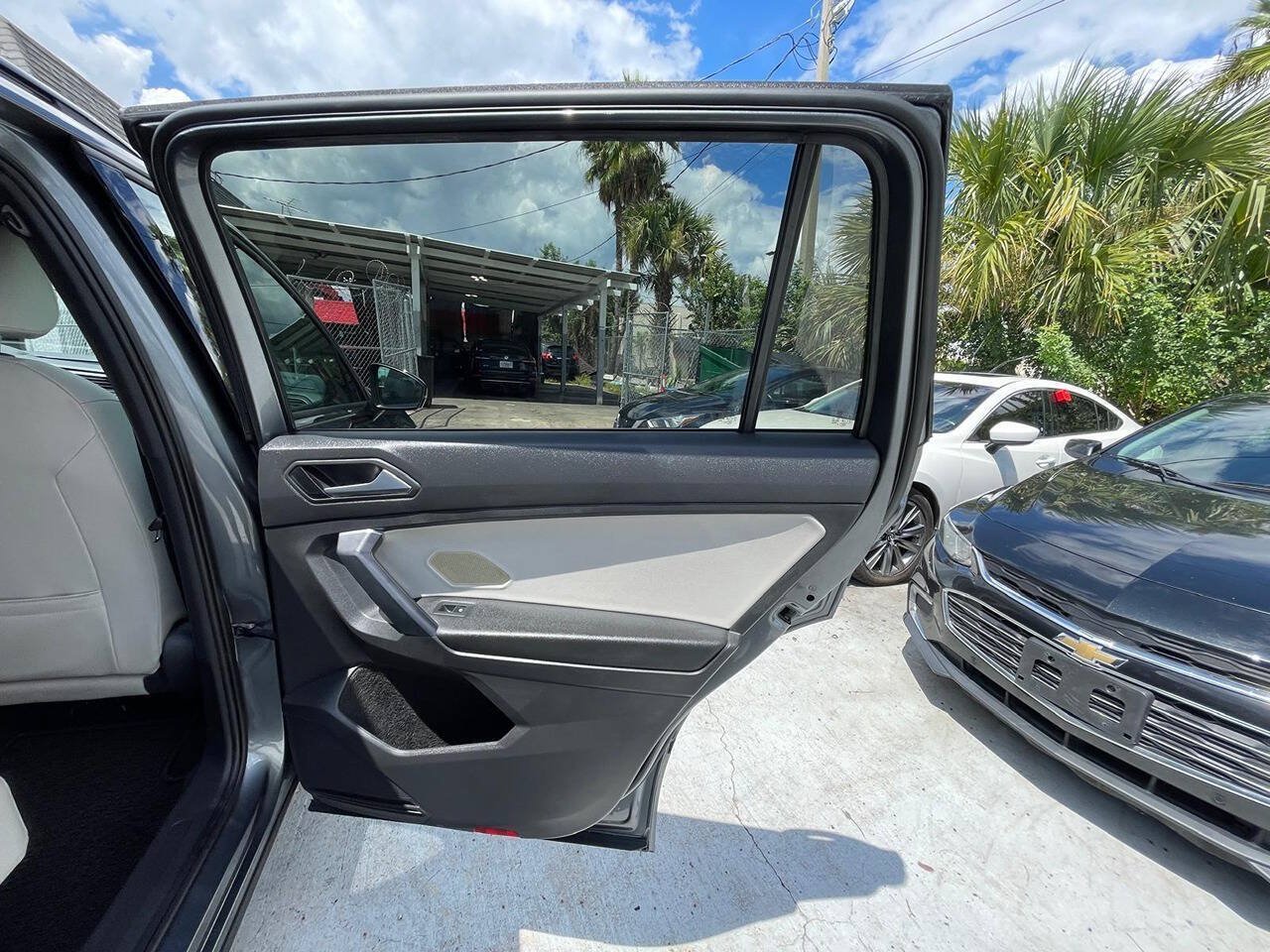 Used 2021 Volkswagen Tiguan SE R-Line FWD image 13