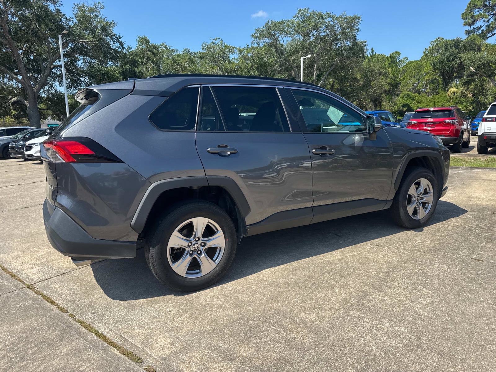 Used 2024 Toyota RAV4 XLE FWD image 3