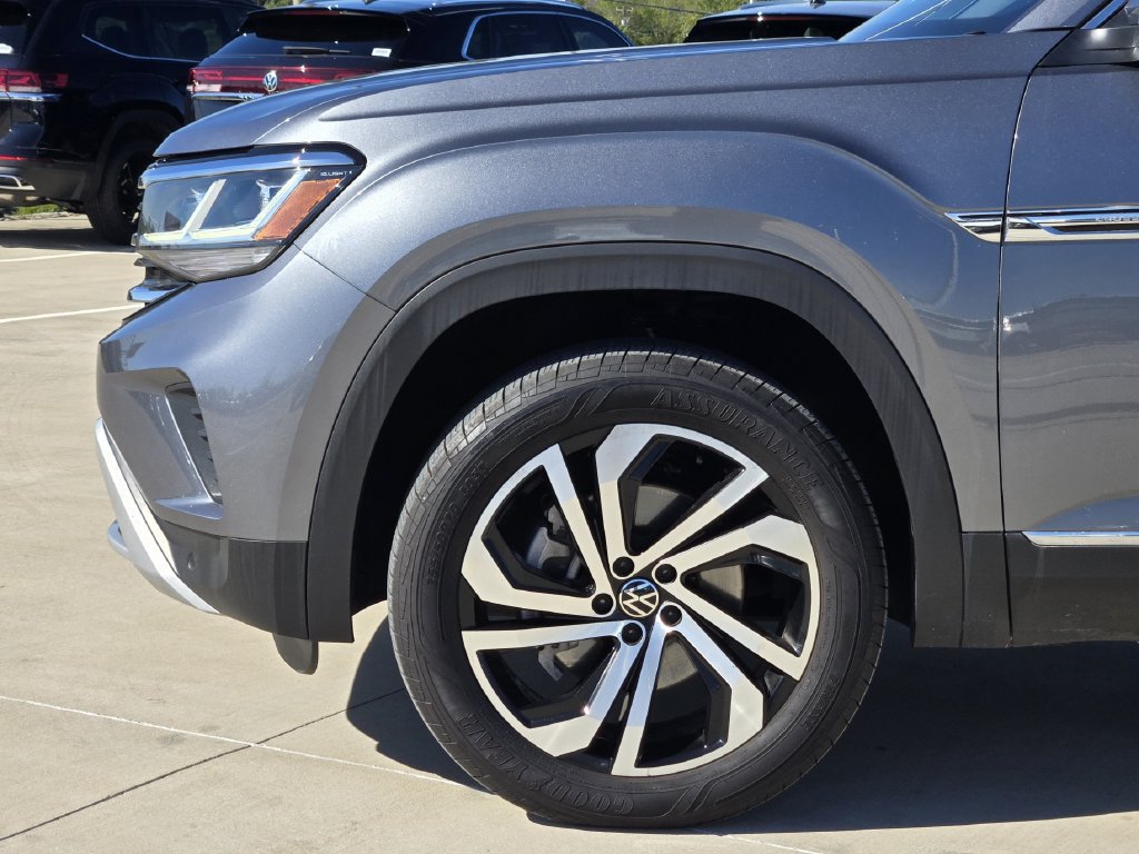 Used 2023 Volkswagen Atlas Cross Sport SEL AWD/4WD image 6